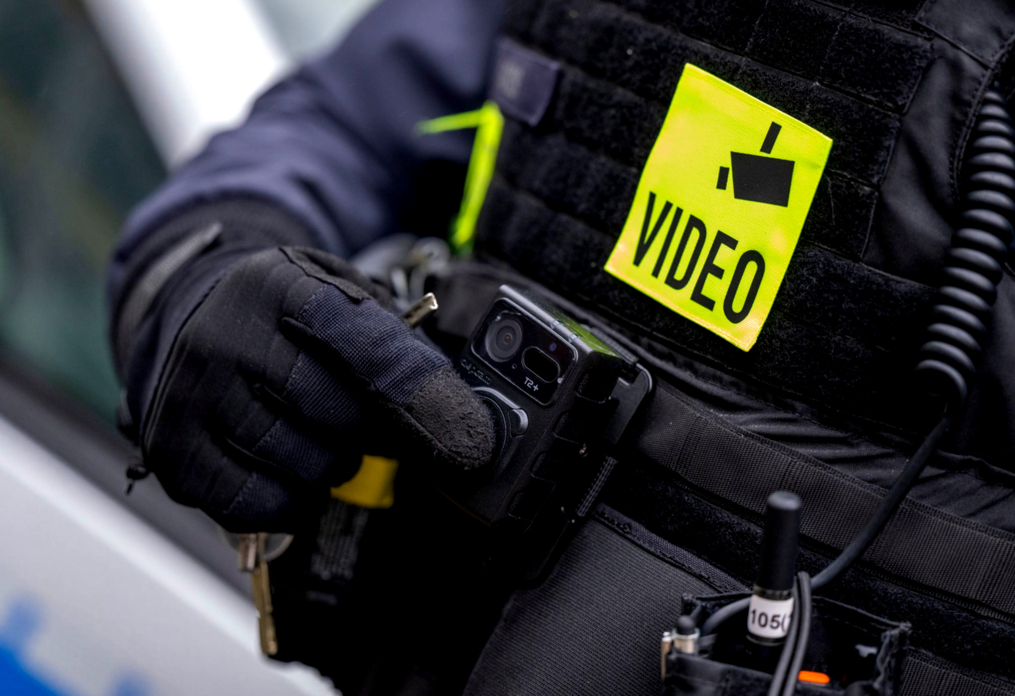 Mehr Polizisten tragen künftig Bodycams.
