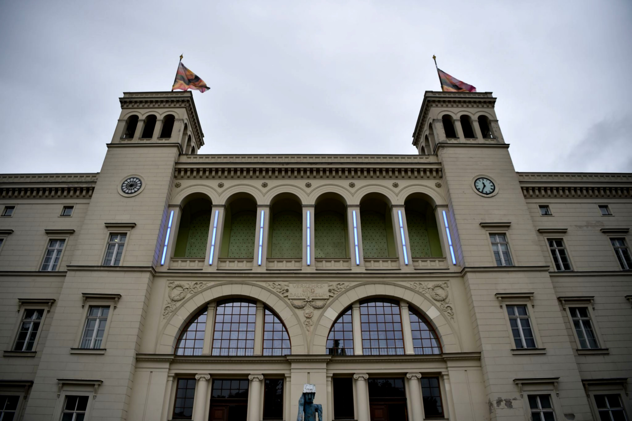 Bahnhof feiert Jubiläum mit Kunst.